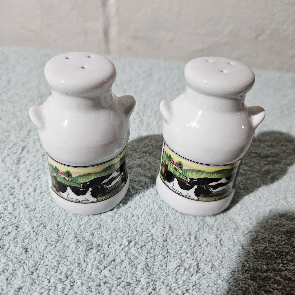 Vintage Holstein Cow Ceramic Milk Can Salt and Pepper Shakers